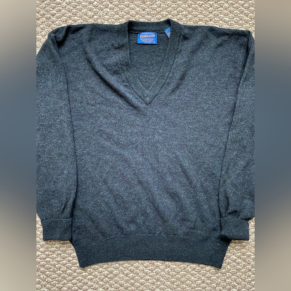 Pendleton Large Gray V-Neck Sweater 100% Lambswool Virgin Wool